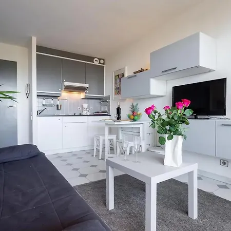 Modern W/balcony/port Views/nr Old Town * 昂蒂布