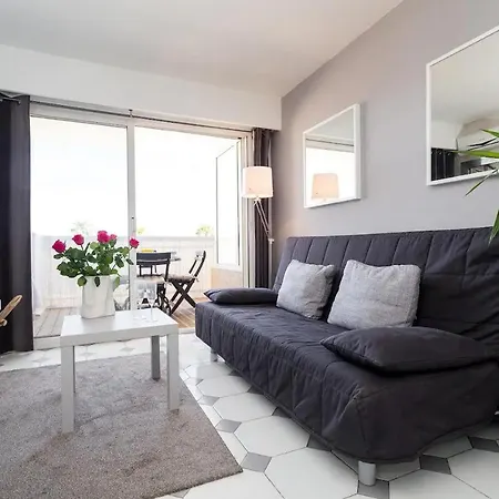 Modern W/balcony/port Views/nr Old Town