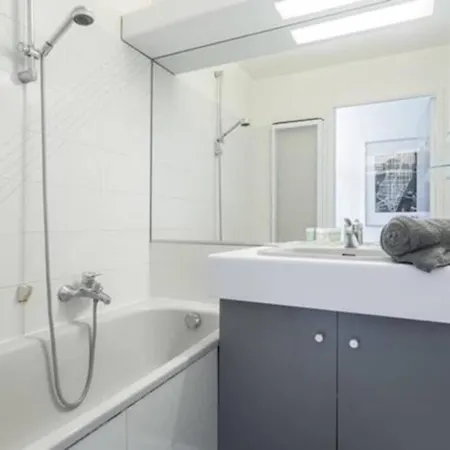 Modern W/balcony/port Views/nr Old Town *