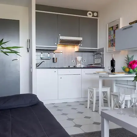 Lägenhet Modern W/balcony/port Views/nr Old Town Antibes